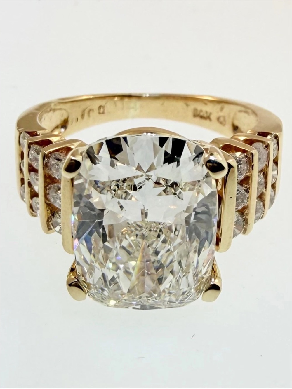 Lab Grown CVD Cushion Cut VS1/G Solid 14k yellow Gold 8.0 Grams Ring